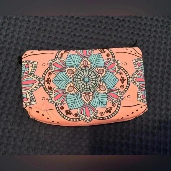 toiletry bag - Picture 2 of 2